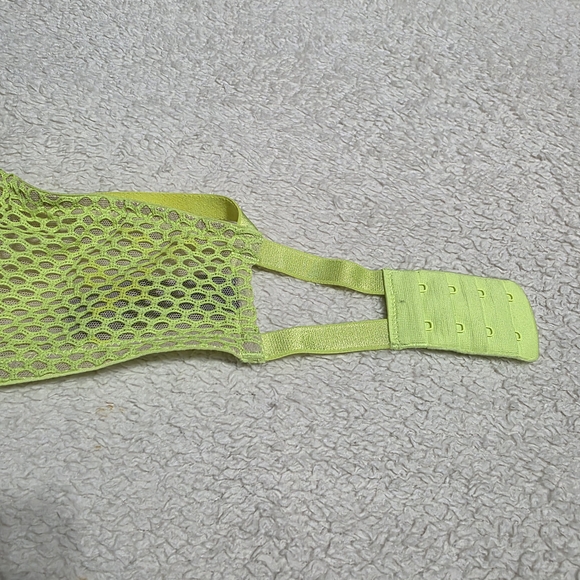 Victoria's Secret Lime Fishnet Bra. NWOT. 36C - Picture 4 of 6